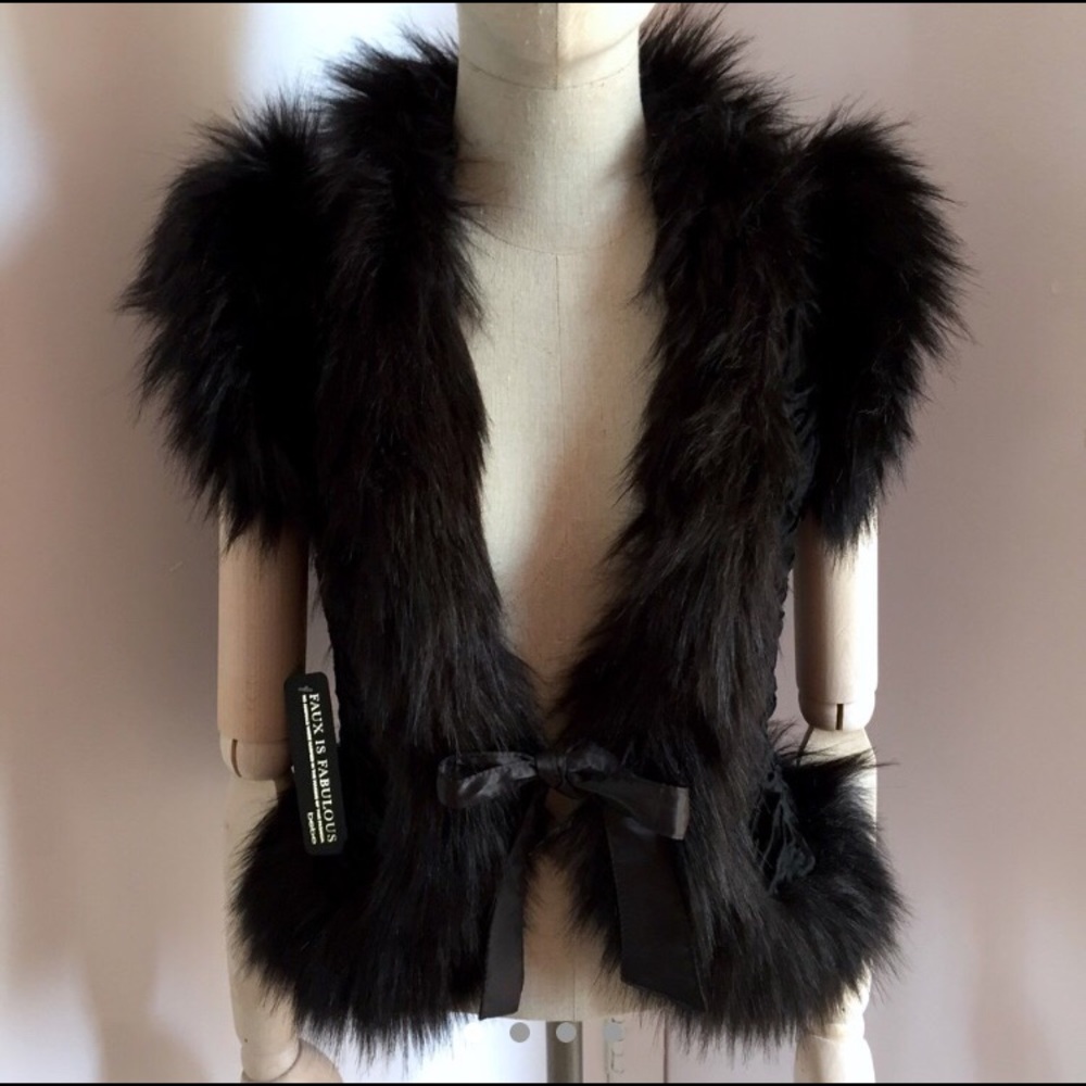 Brand New Bebe Black Faux Fur and Velvet Vest! 🖤